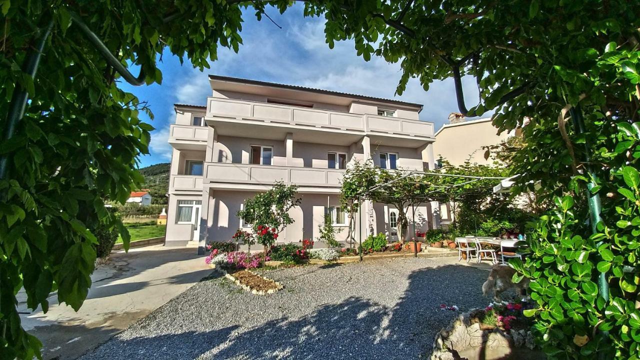 Apartmani Kastelan Barbat na Rabu Exterior photo